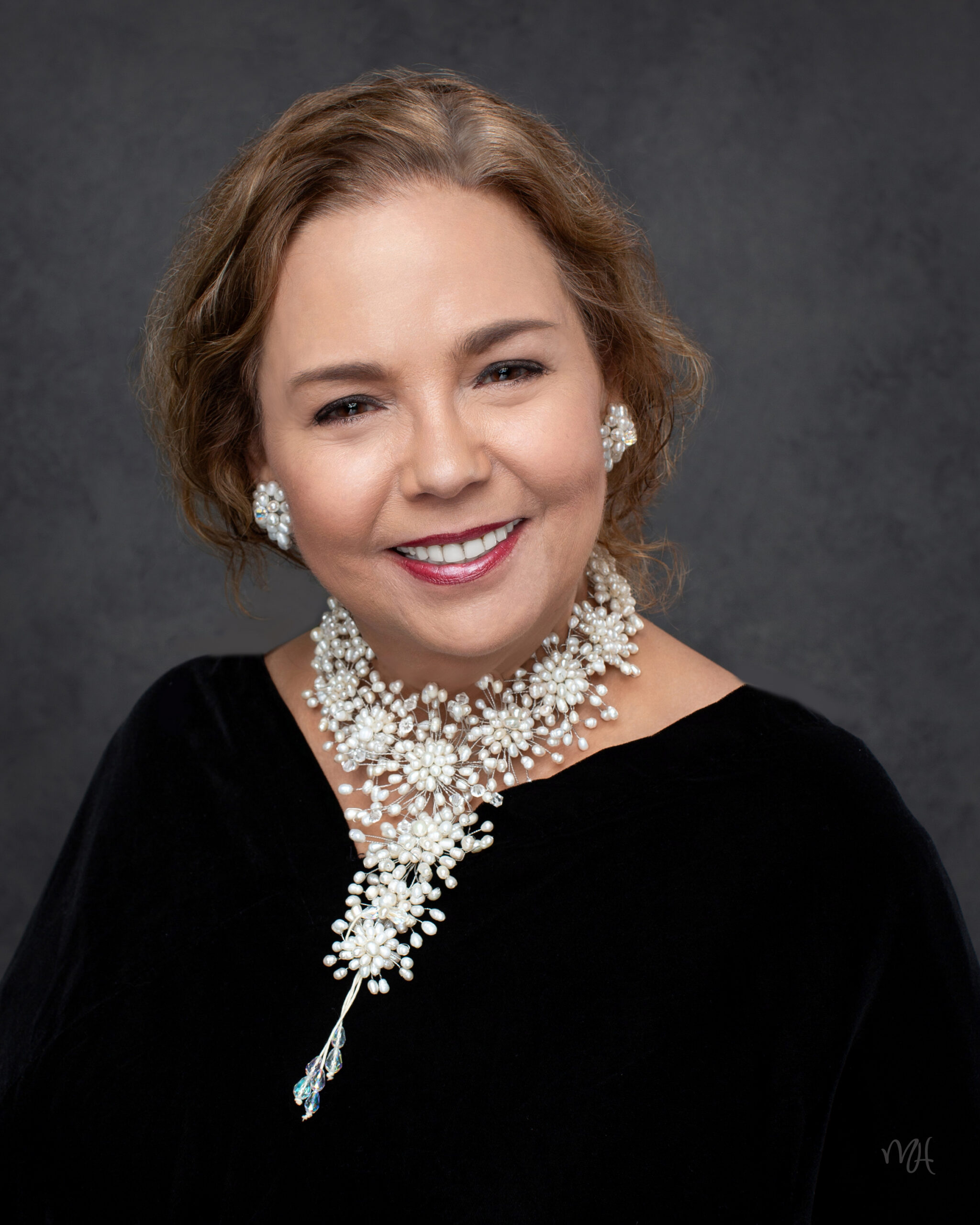 Nora Idalia Montemayor, Historian