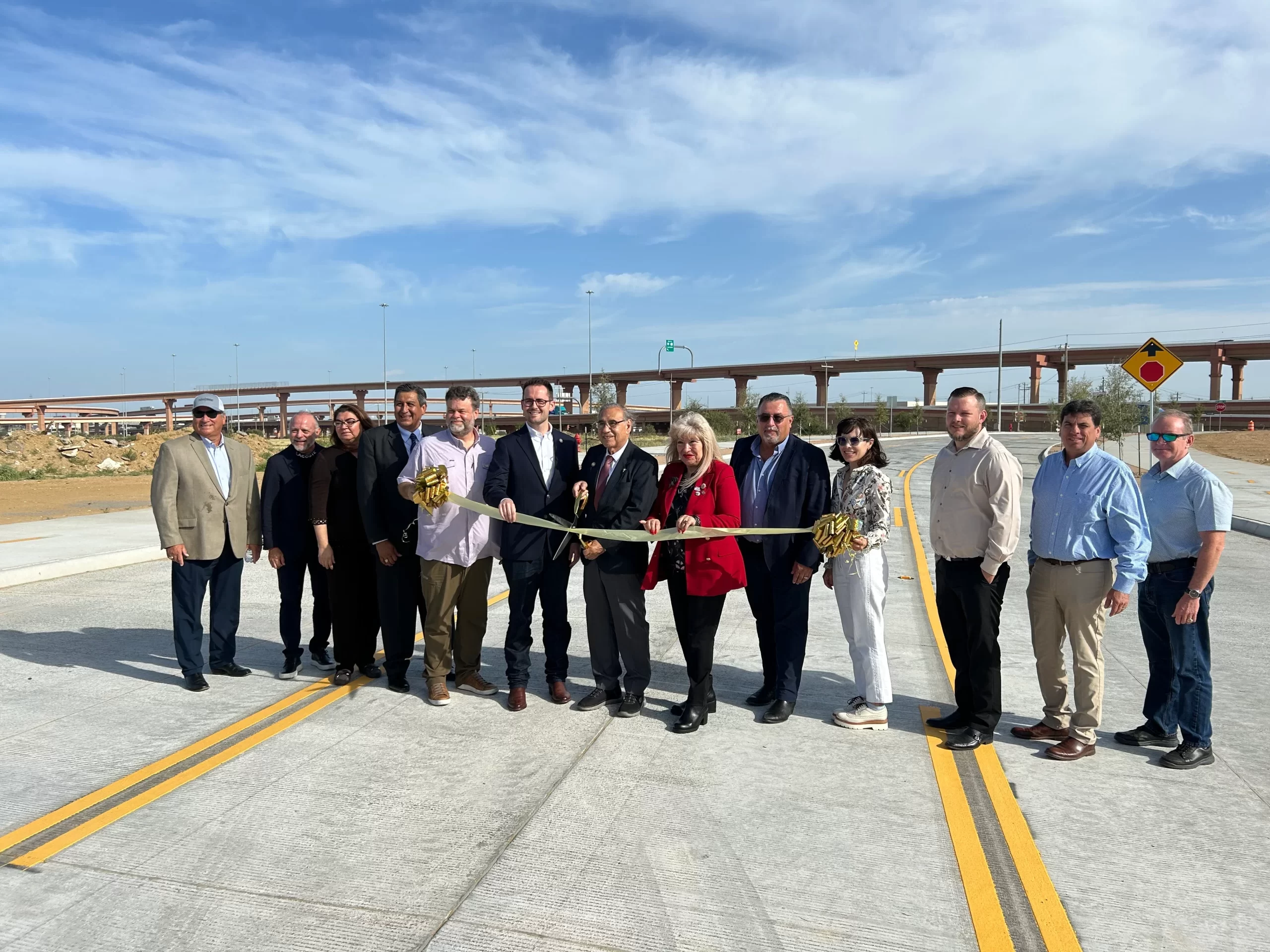 06 Img 2828 Partners Cut Ribbon